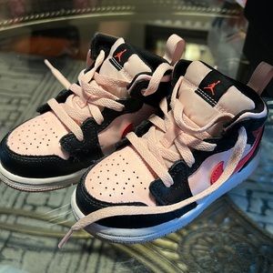 Kids Nike Jordan 1